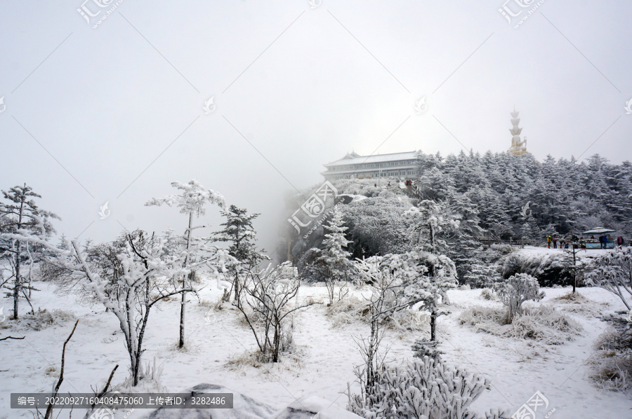 四川冬季雪景大雪峨眉山