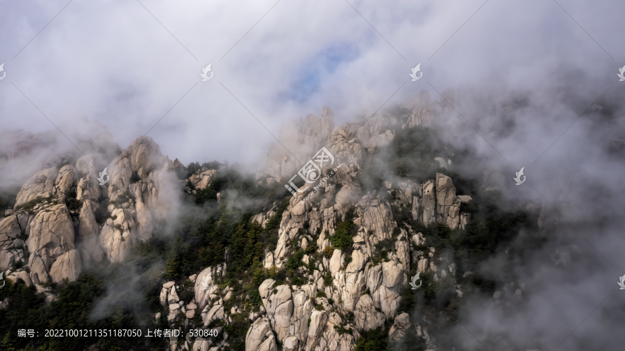 航拍青岛崂山巨峰自然景观