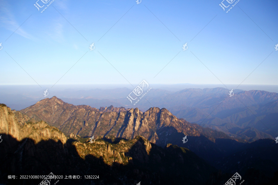 重峦叠嶂