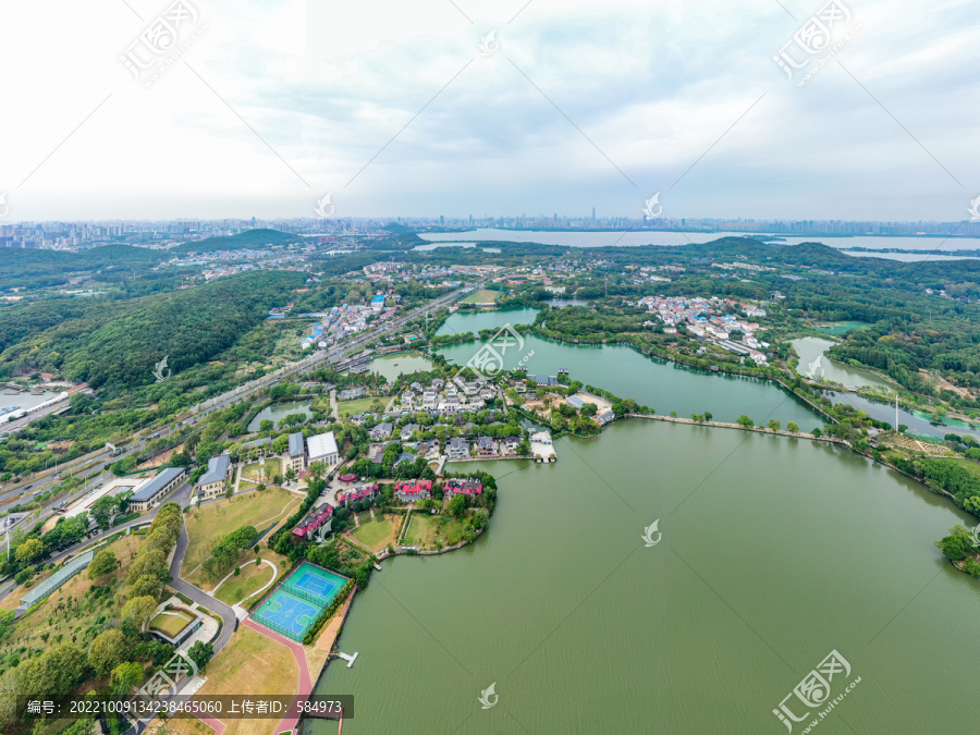 航拍武汉东湖生态旅游风景区