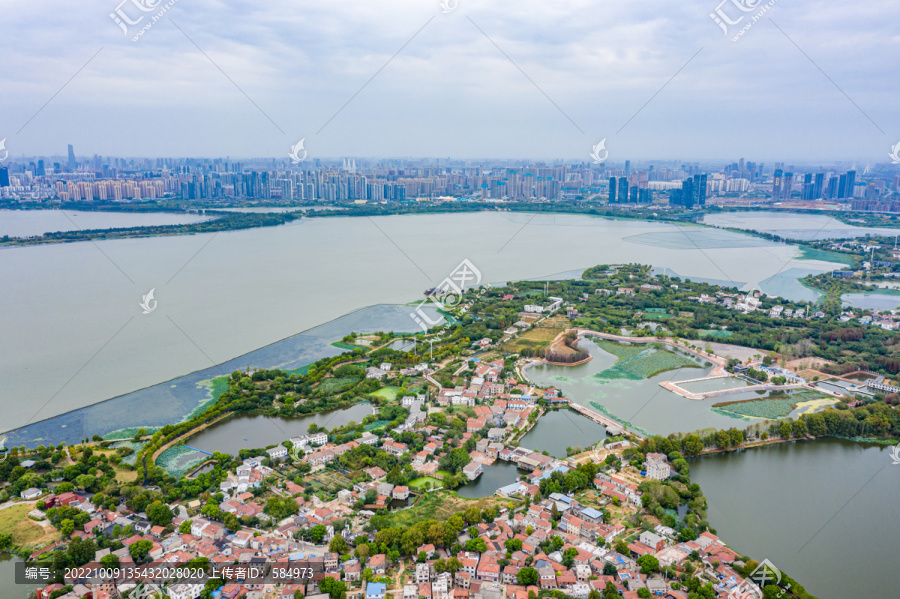 航拍武汉东湖落雁景区落雁岛