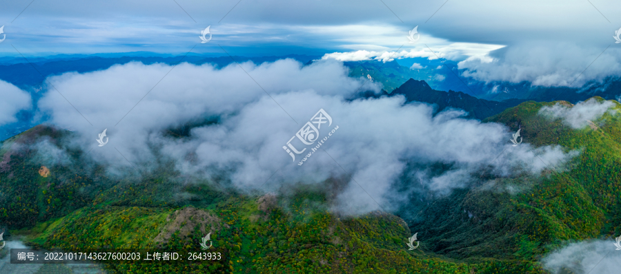 重庆巫溪卡斯特地貌大山