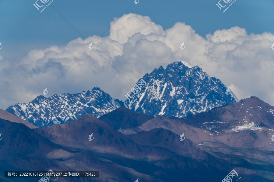 甘孜康定贡嘎子梅垭口雪山