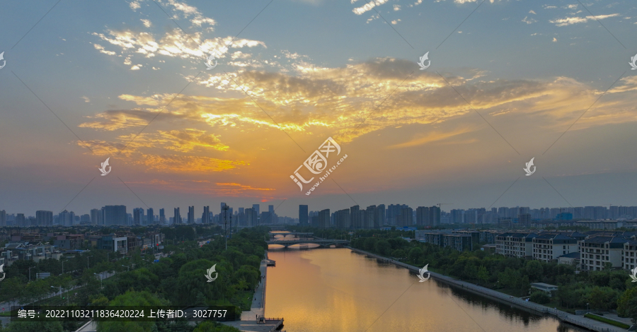 夕阳下的城市