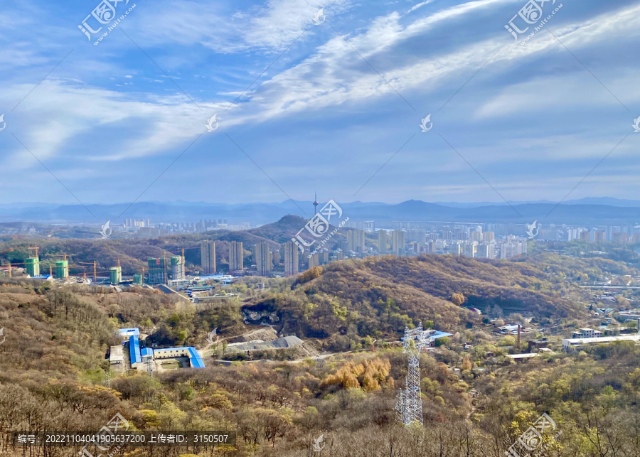 远眺丹东市区元宝山