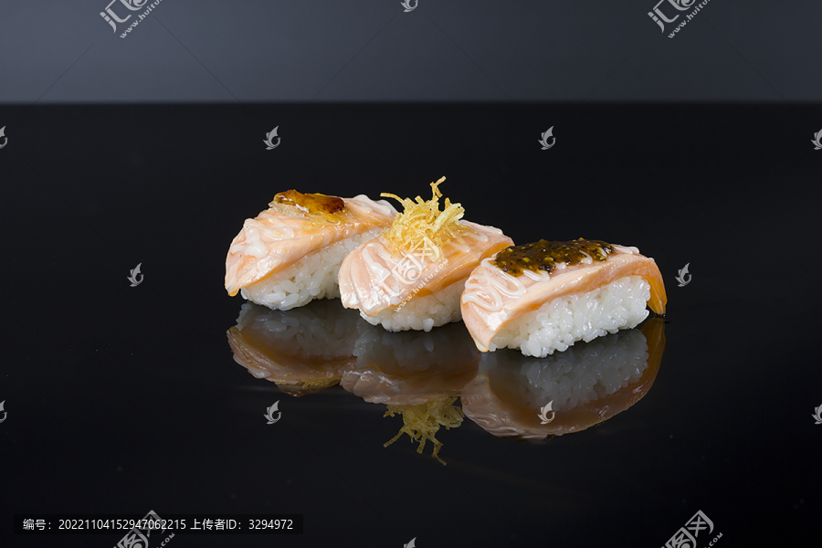 三文鱼炙烧寿司