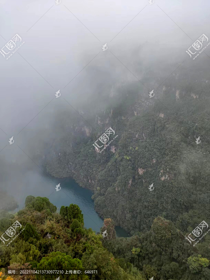 俯瞰山川大地