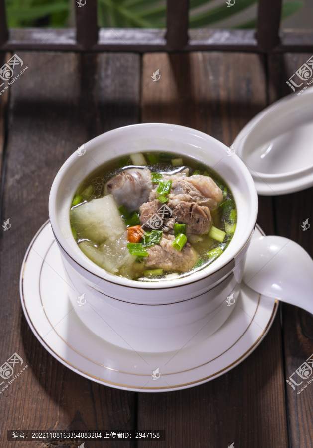 传统美食冬瓜排骨汤