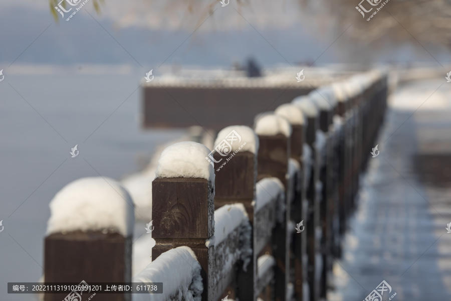 中国东北吉林市松花江畔雪景