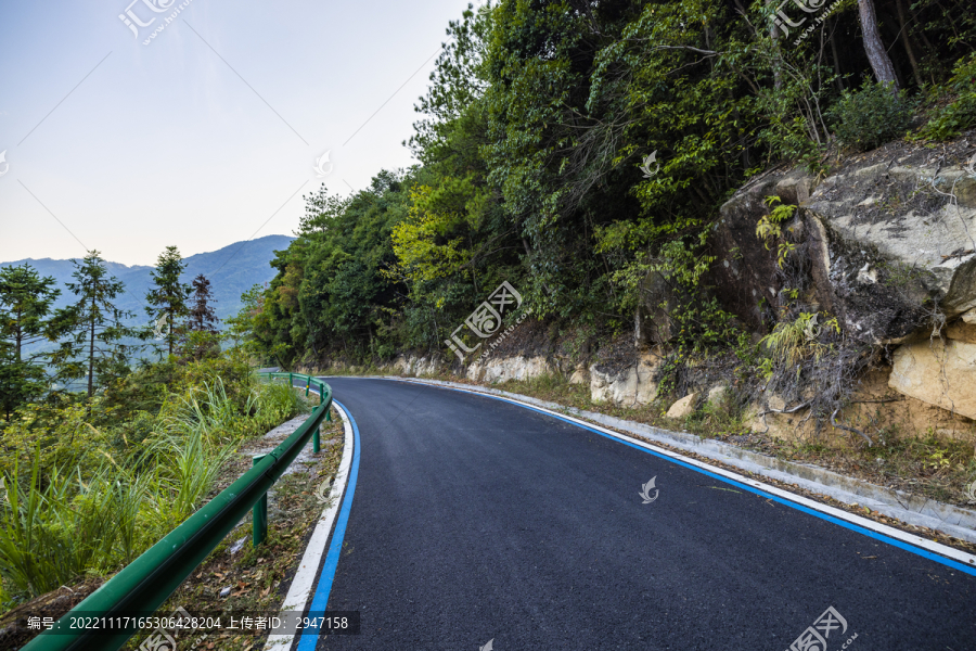 江西婺源江岭景区上山的道路