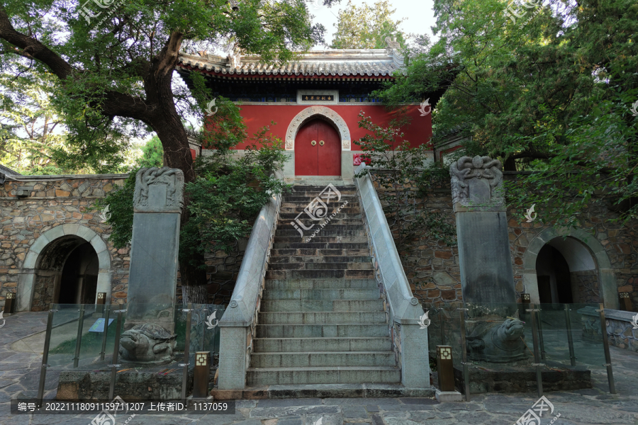 北京八大处公园证果寺山门