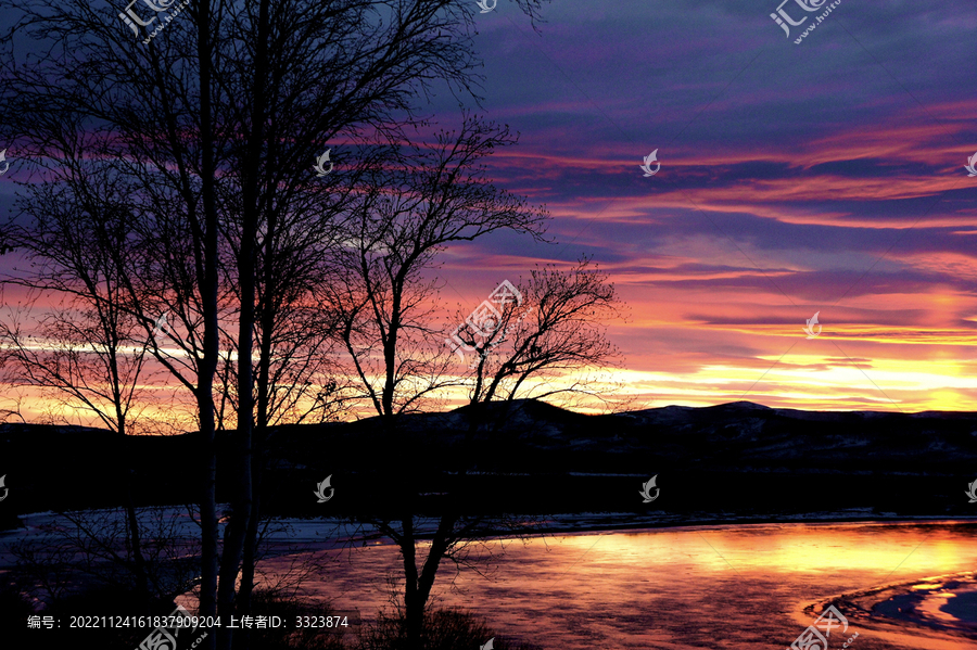冬日黄昏下的额尔古纳河