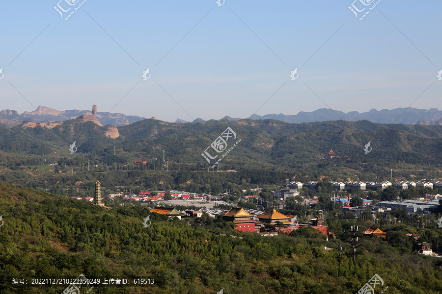 远眺棒槌山和须弥福寿之庙