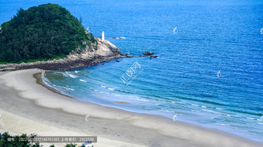 干净的沙滩海岸湛蓝无敌海景