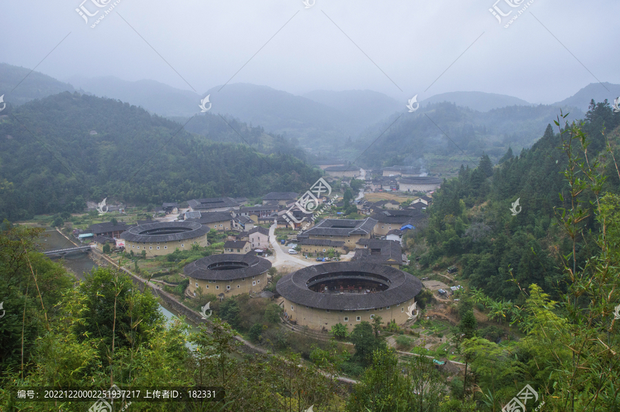 河坑土楼群俯拍风景