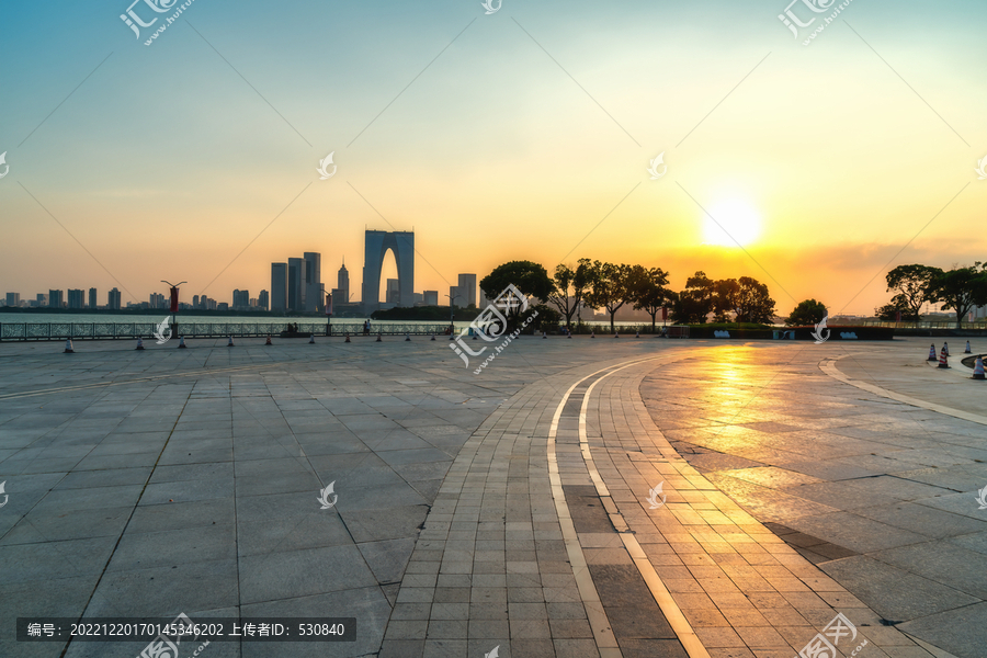 日落下的苏州城市景观街景