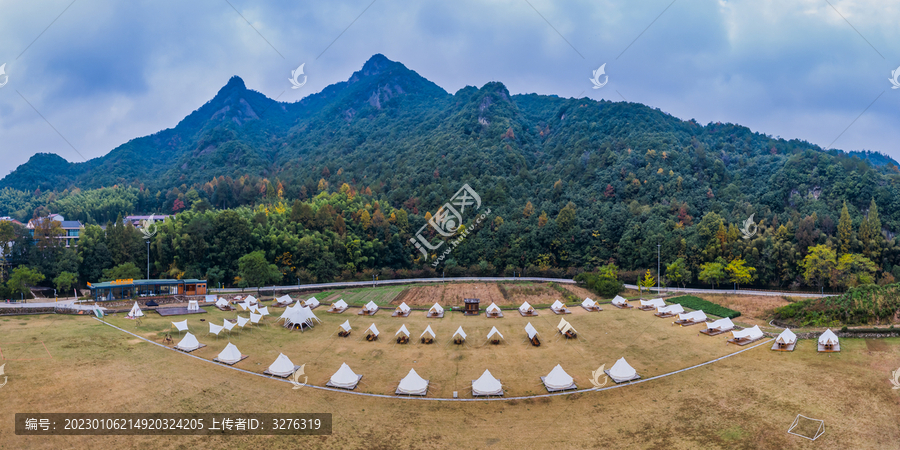 户外帐篷露营野营地风光全景