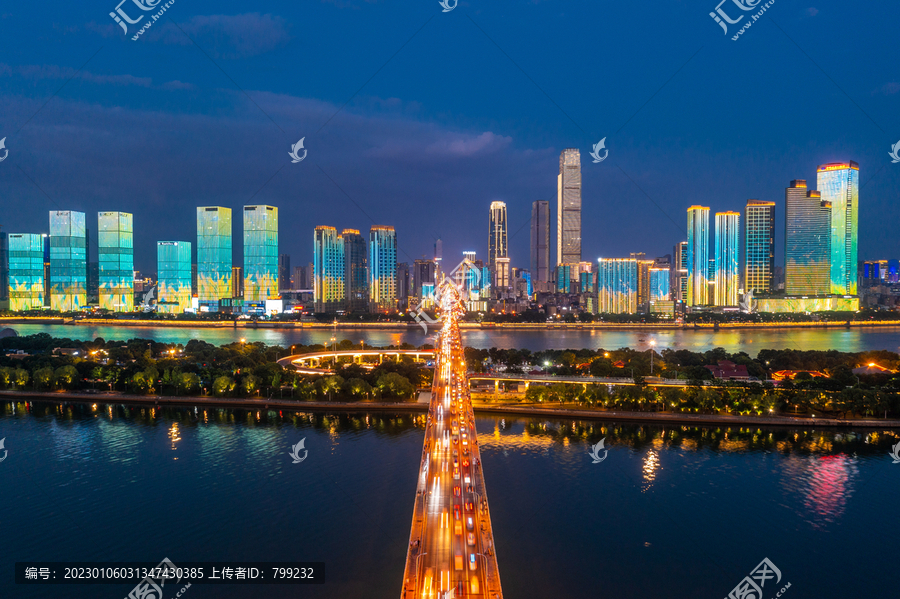 航拍长沙橘子洲大桥湘江沿岸城市夜景风光