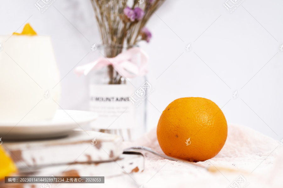 一颗橙子清新创意图片