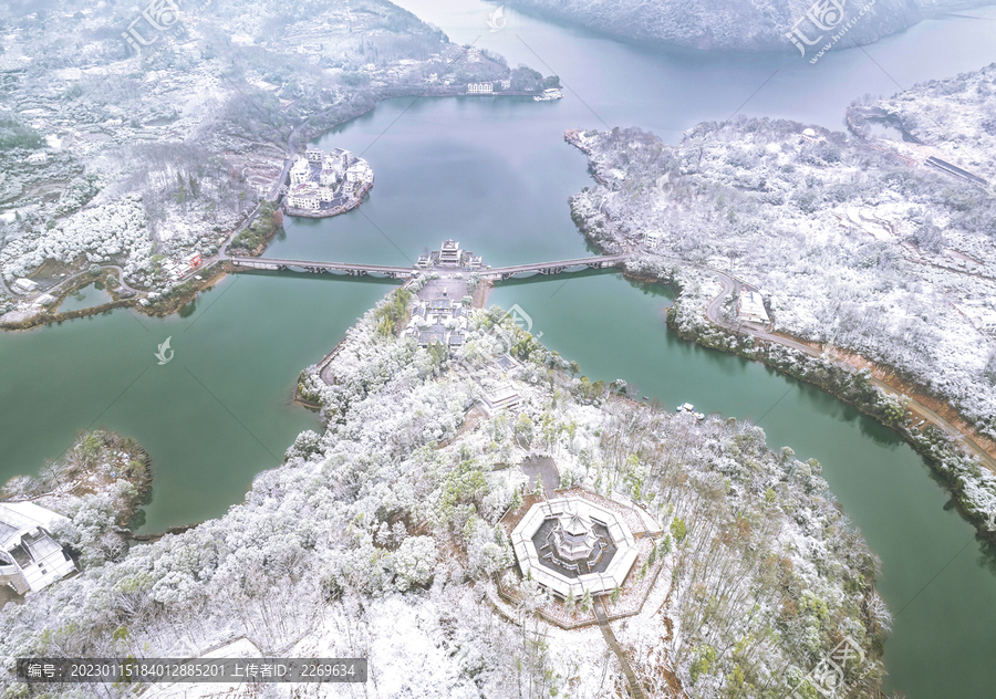 山乡雪景