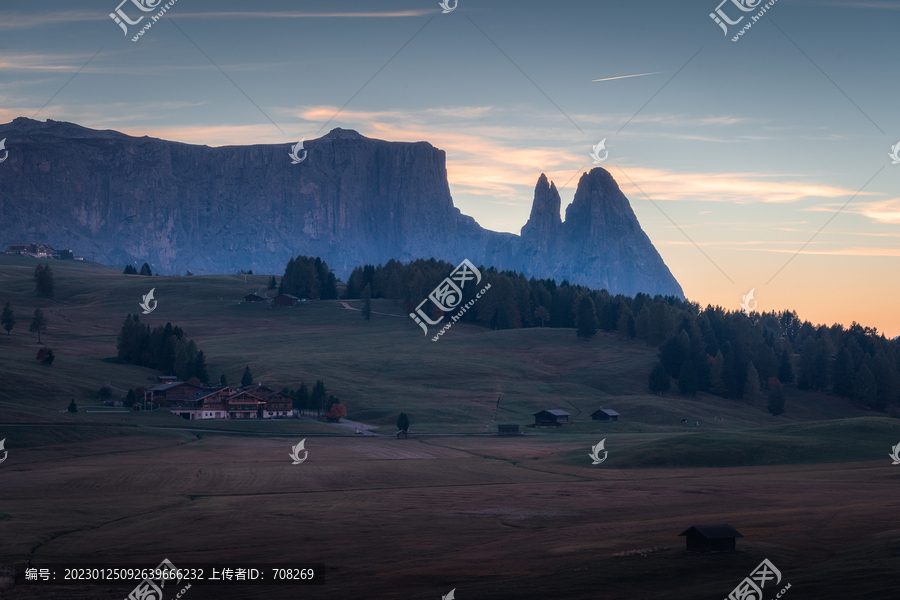 意大利多洛米蒂山区自然风景