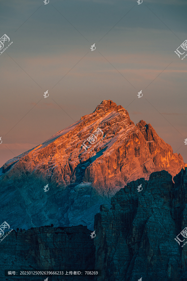 意大利多洛米蒂山区自然风景