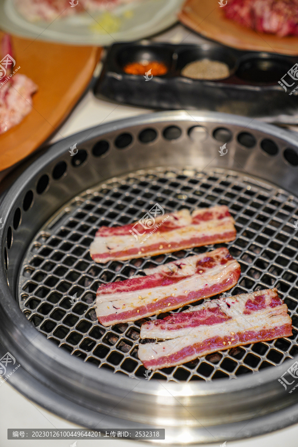 日式烧肉韩式烤肉肥牛美食