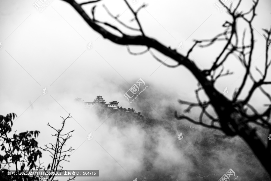 香格里拉维西水墨风风景照