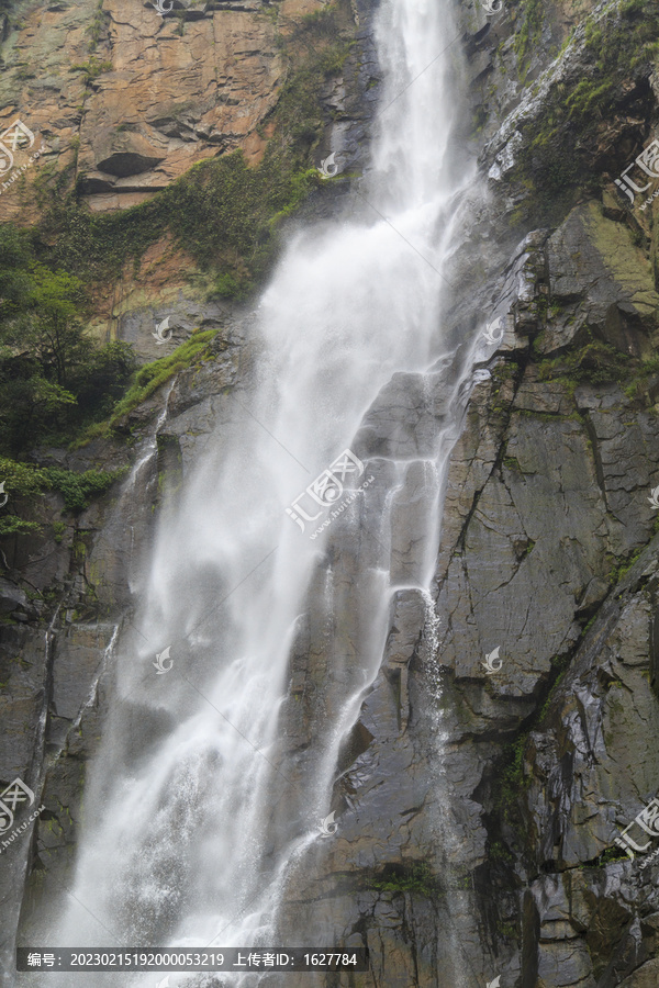 宁波奉化雪窦山千丈岩