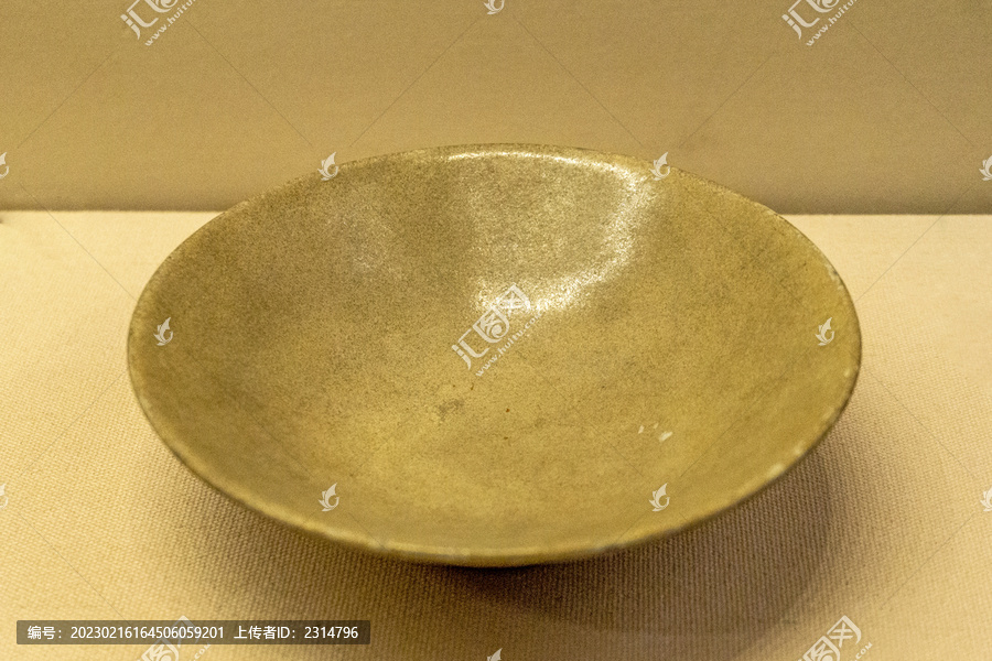 唐代越窑青釉浅底瓷碗