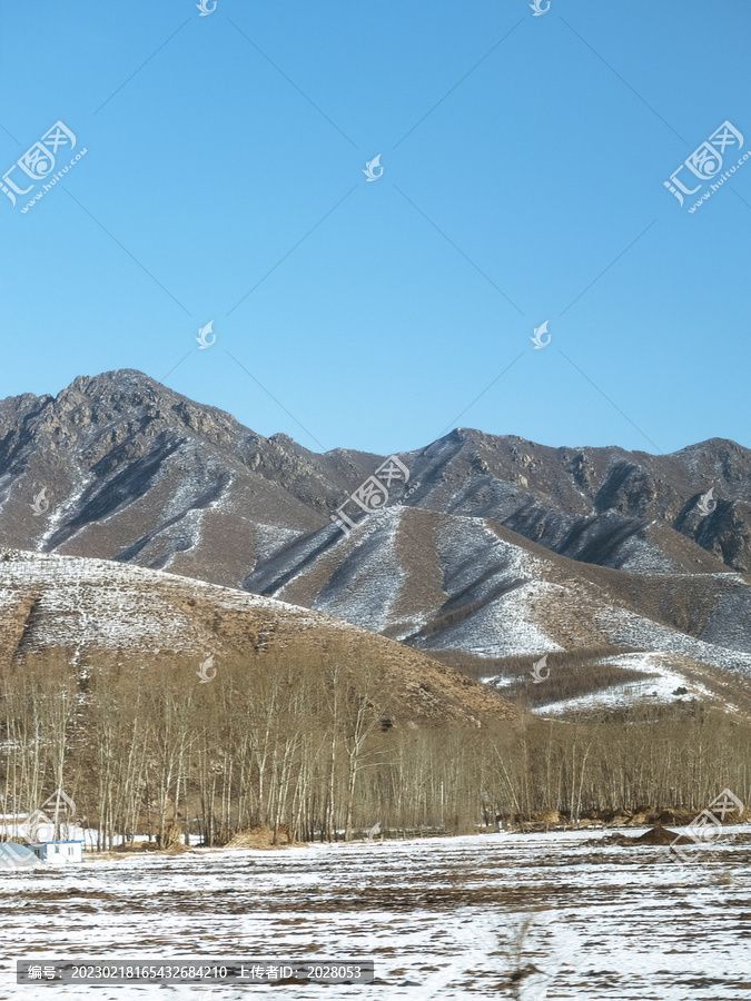 冬天雪后的山地素材