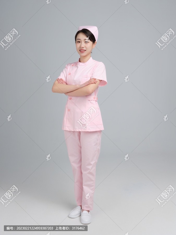 亚洲青年女护士肖像