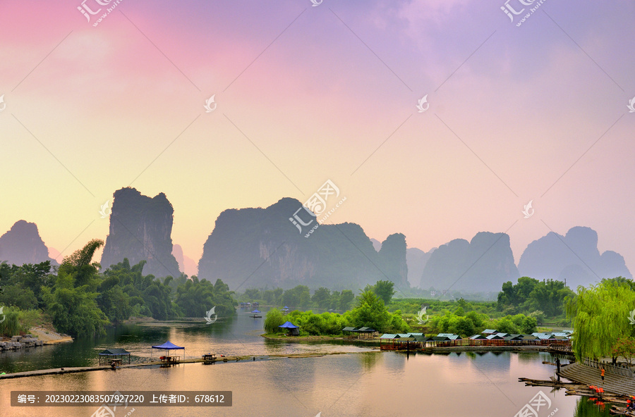 桂林阳朔遇龙河山水景观