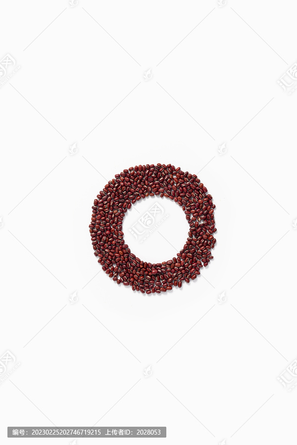 红豆创意圆环造型白色背景