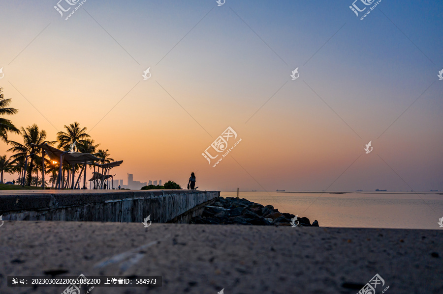 海南海口湾黄昏夕阳西下日落