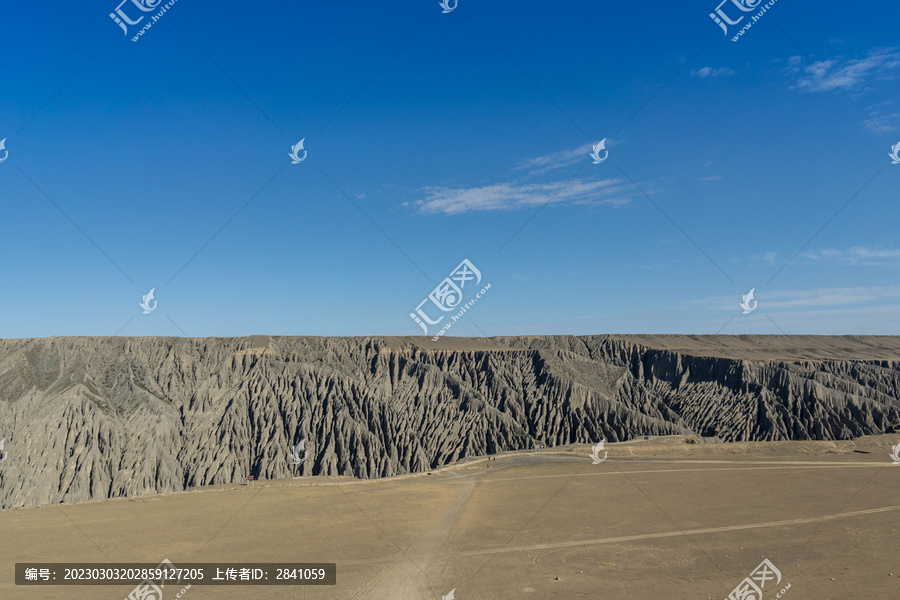 中国新疆独山子的戈壁大峡谷