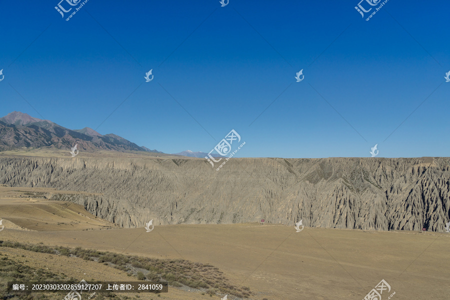 中国新疆独山子的戈壁大峡谷