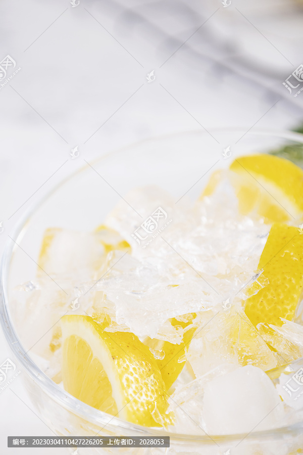 冰块柠檬夏天冰爽冷饮
