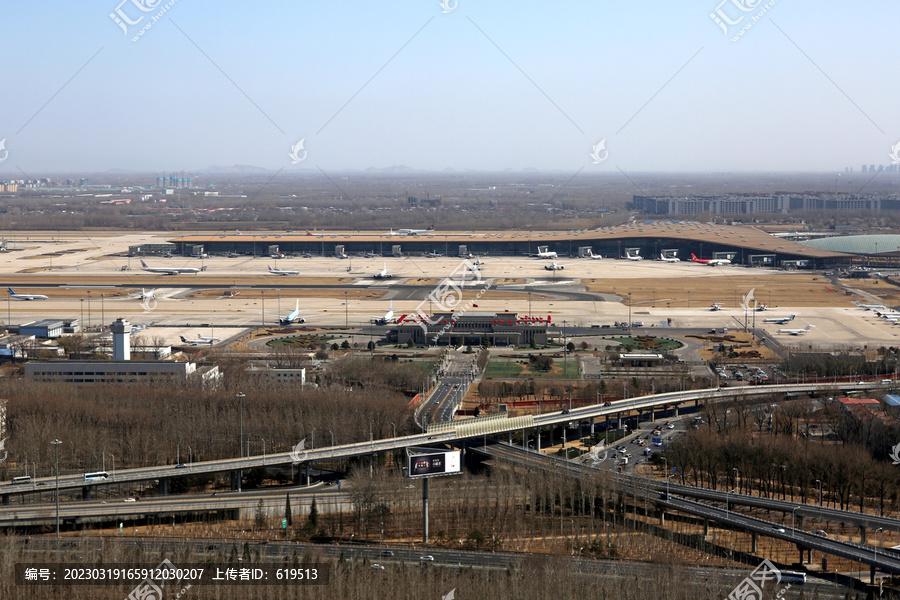 俯瞰北京首都机场航站楼专机楼