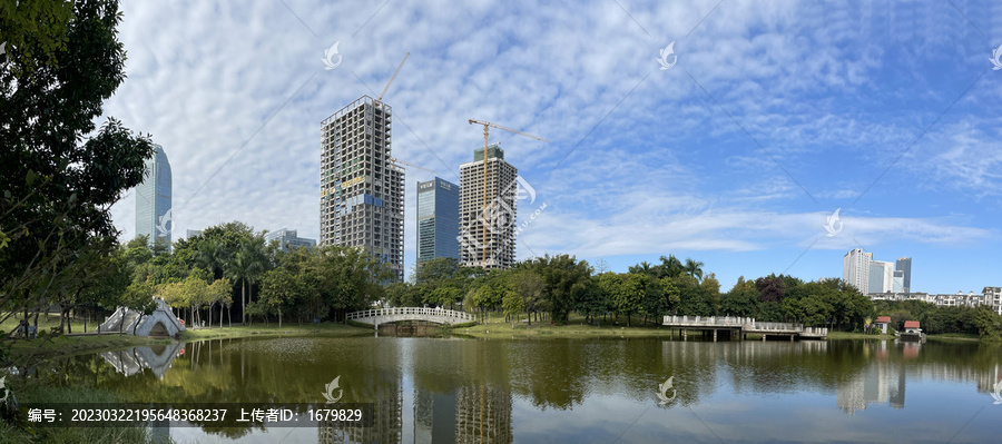 城市绿地中央公园蓝天白云碧水