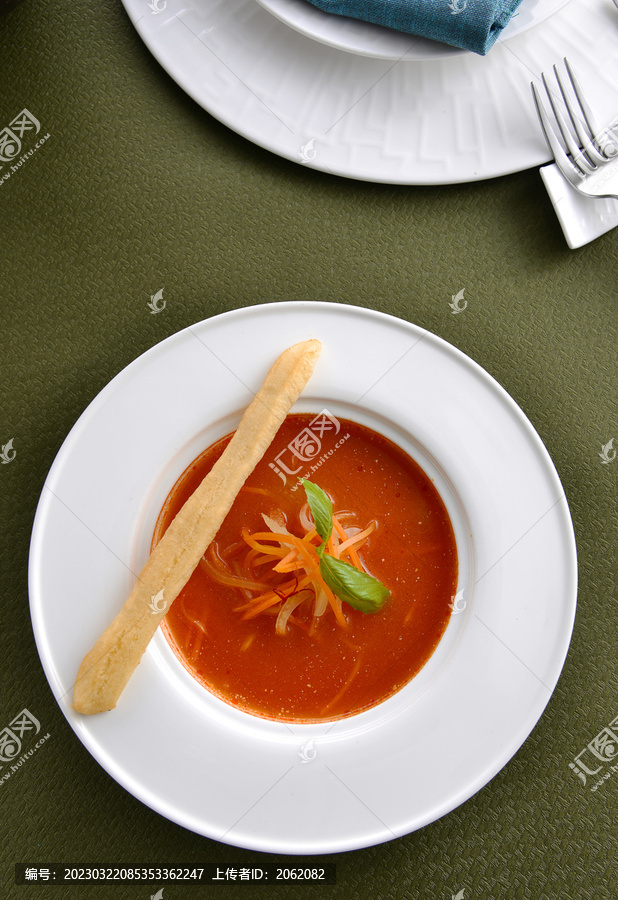 藏红花茴香蔬菜汤
