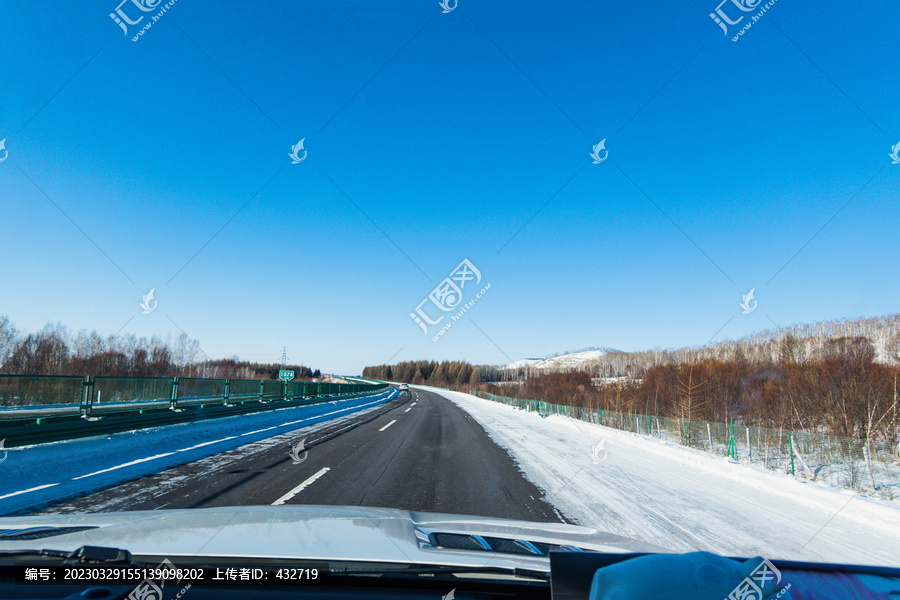 汽车驾驶冬季公路