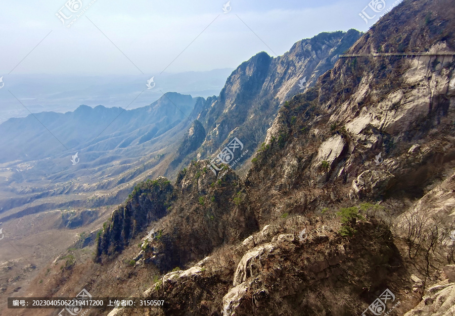 山峦叠嶂