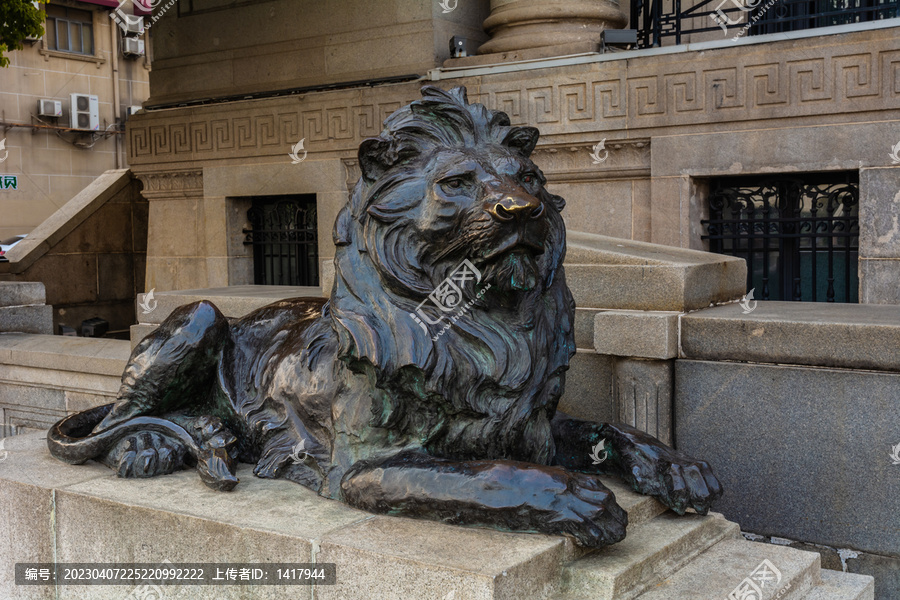 银行门前狮子雕塑