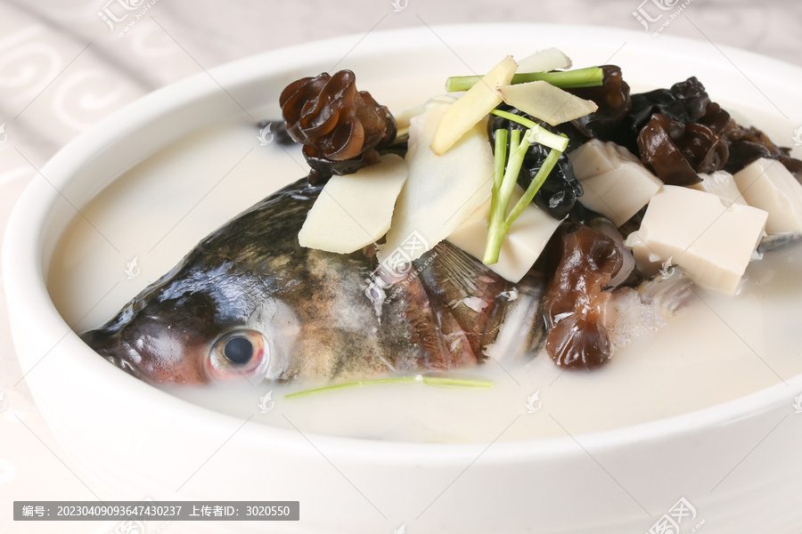 鱼头豆腐汤