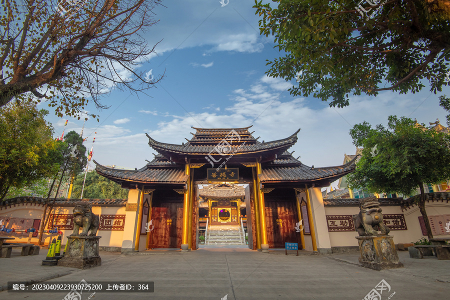 芒市菩提寺寺门