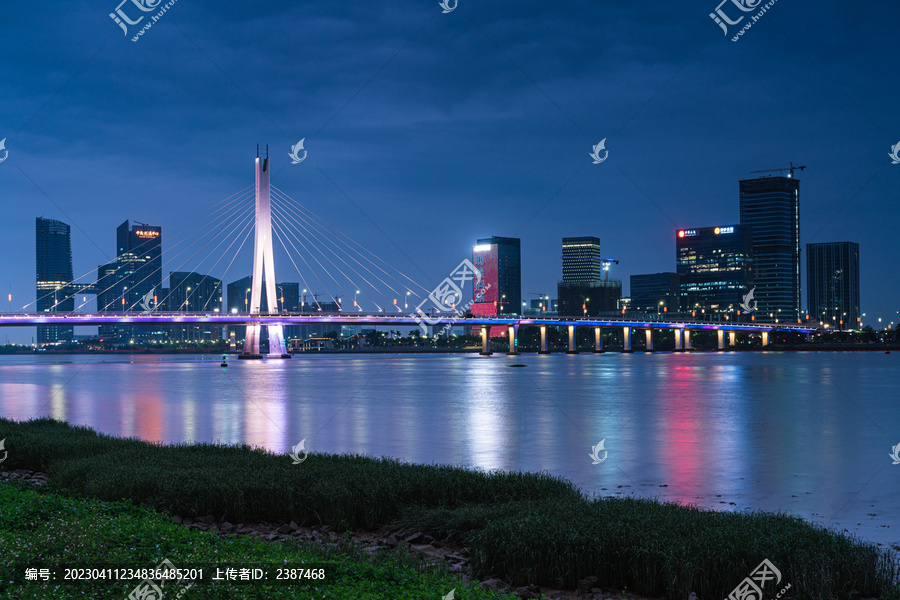 南沙凤凰一桥与灵山岛夜景