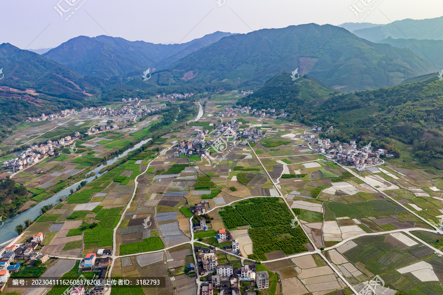 春日五彩田园自然风光景色秀丽