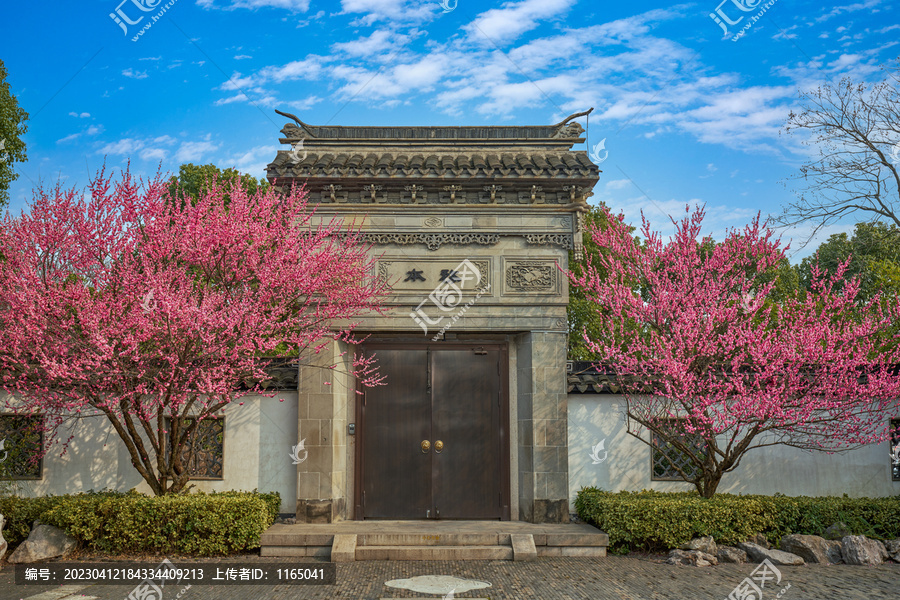 古建筑大门