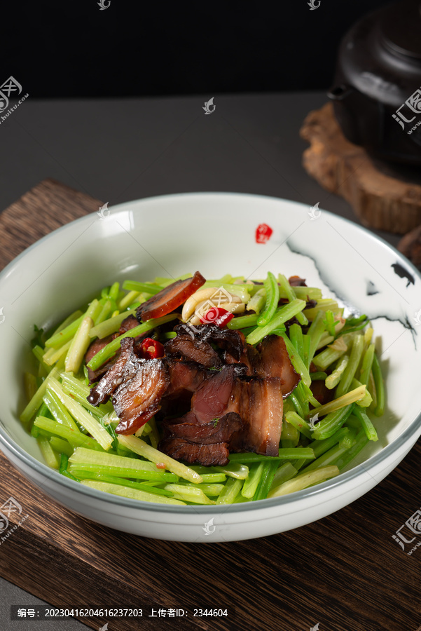 黄山酱肉炒芹菜